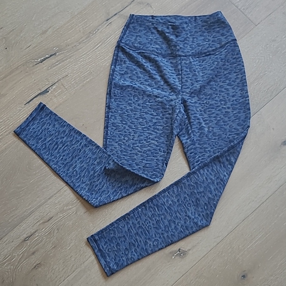 EUC Talbots Leggings Women's sz P/S Textured Cheetah Performance Athletic Pants